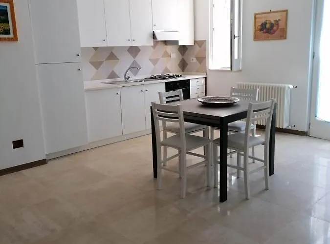 Portinente ليباري